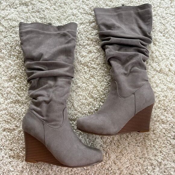 Ruched Detail Wedge Heel Boots Gray 8 - Picture 1 of 5